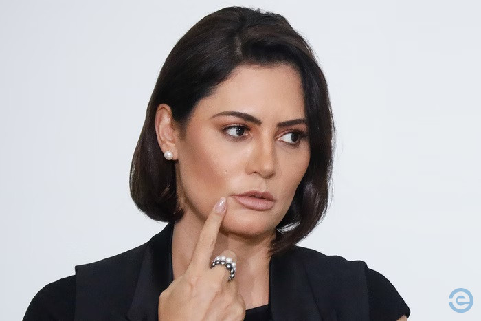 Michelle Bolsonaro diz que filha mais velha teve celular roubado em SP