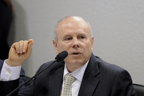 Guido Mantega não descarta aumento de impostos em 2014